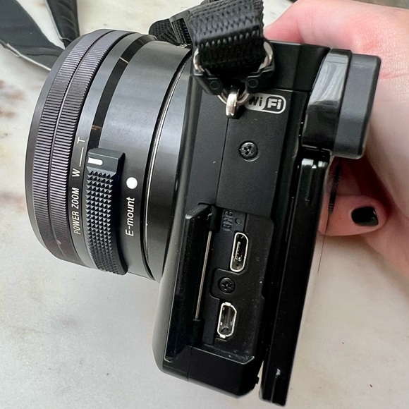 Sony Αlpha a6000 Mirrorless Camera - Full Bundle!! - Picture 9 of 15